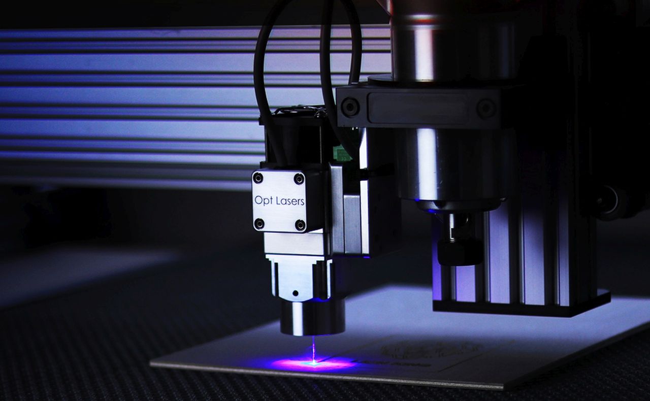 laser printing cahaya ungu